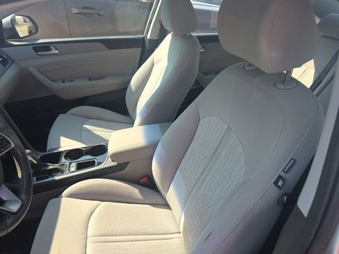 Used 2019 Hyundai Sonata SE FWD image 4