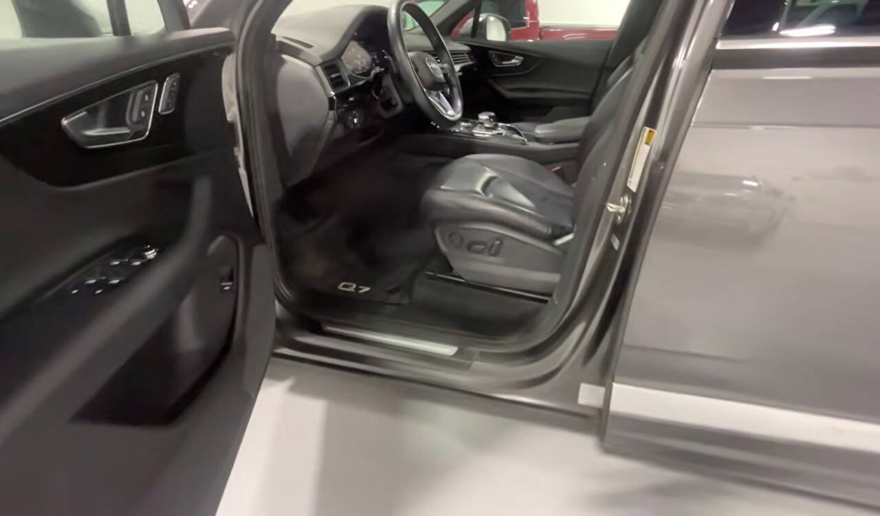 Used 2017 Audi Q7 3.0T Prestige AWD/4WD image 8