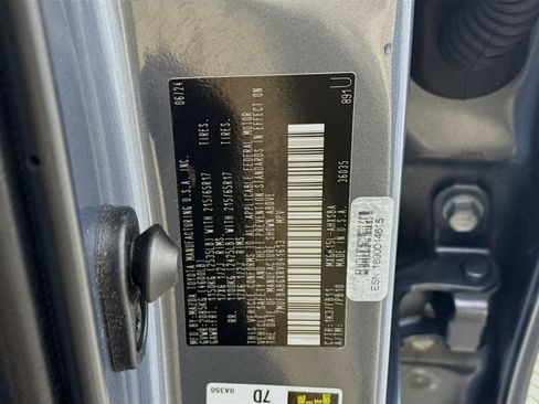 Used 2024 Toyota Corolla Cross SE image 40