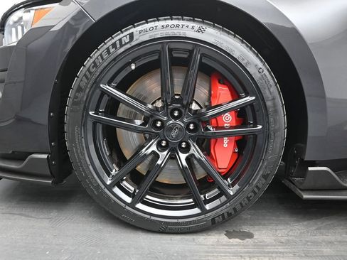 Used 2022 Ford Mustang Shelby GT500 w/ Technology Package image 22