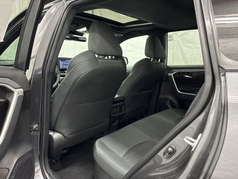 Used 2022 Toyota RAV4 SE w/ Convenience Package AWD/4WD image 11