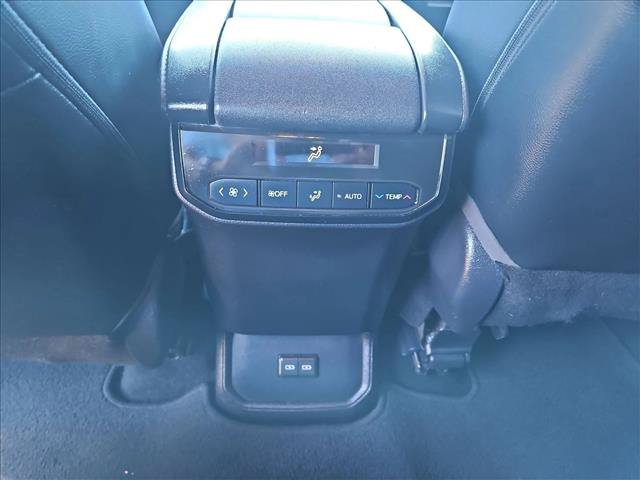 Used 2022 Toyota Highlander XSE AWD/4WD image 18