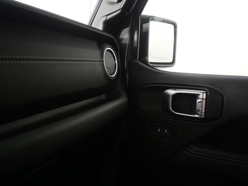 Used 2021 Jeep Wrangler Unlimited Sahara image 28