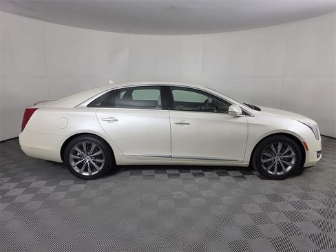 Used 2014 Cadillac XTS image 4