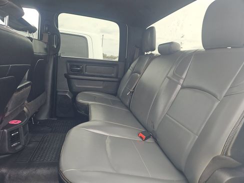 Used 2021 RAM 2500 Tradesman w/ Chrome Appearance Group image 13