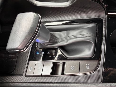 Used 2025 Hyundai Elantra SEL FWD image 35