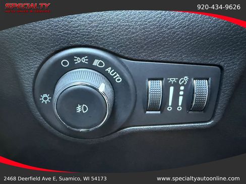 Used 2024 Jeep Compass Latitude AWD/4WD image 34