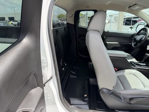Used 2018 Chevrolet Colorado W/T RWD image 16