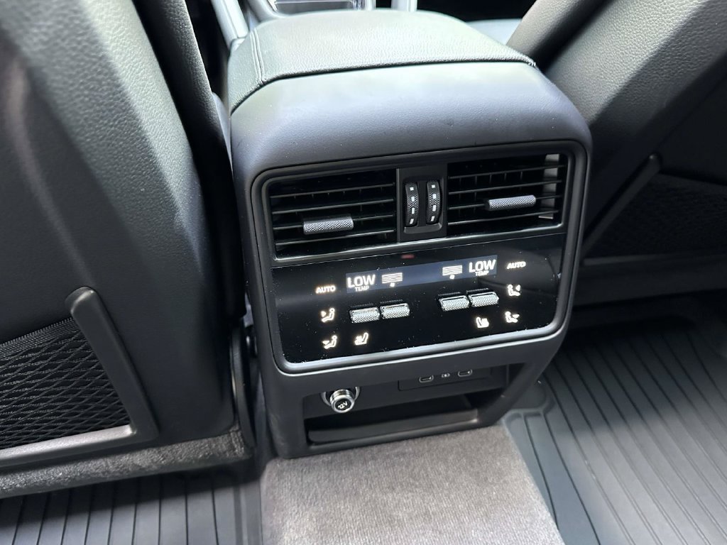 Certified 2026 Porsche Cayenne AWD/4WD image 14