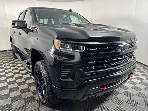 Used 2025 Chevrolet Silverado 1500 LT Trail Boss w/ Convenience Package II AWD/4WD image 7