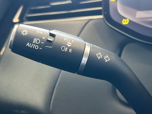 Used 2023 Land Rover Range Rover Sport SE Dynamic image 38