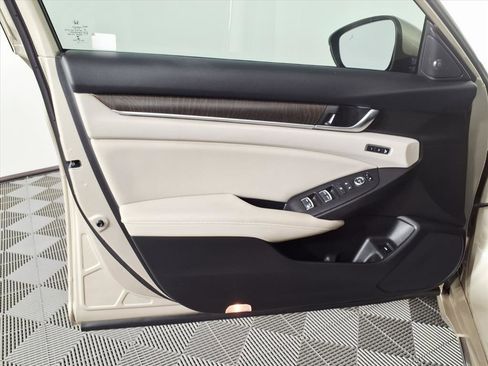 Used 2018 Honda Accord EX-L image 16