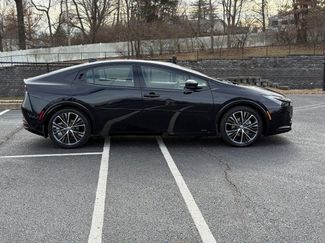 Used 2025 Toyota Prius XLE video 2