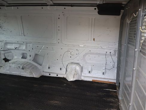 Used 2013 Ford E-250 and Econoline 250 image 16