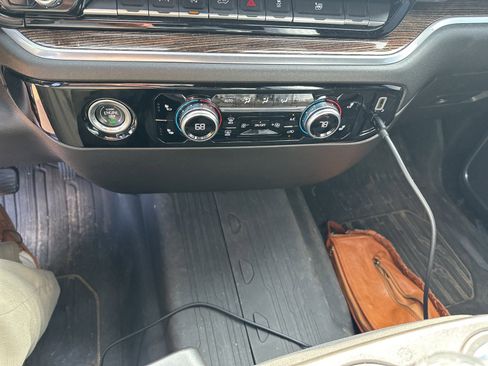 Used 2023 GMC Sierra 1500 Elevation w/ LPO, Elevation Black Package image 12