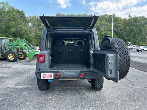 Used 2023 Jeep Wrangler Unlimited Rubicon 4xe w/ Cold Weather Group AWD/4WD image 15