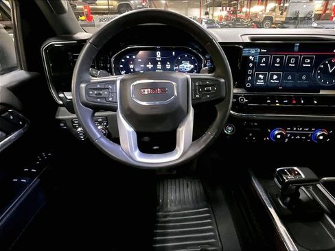 Used 2023 GMC Sierra 1500 Elevation w/ X31 Off-Road Package AWD/4WD image 17