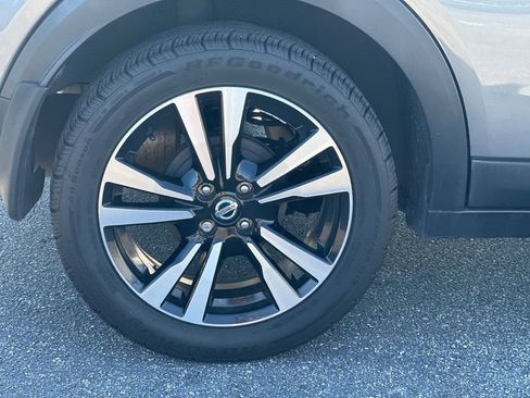 Used 2019 Nissan Kicks SR w/ SR Premium Package image 11