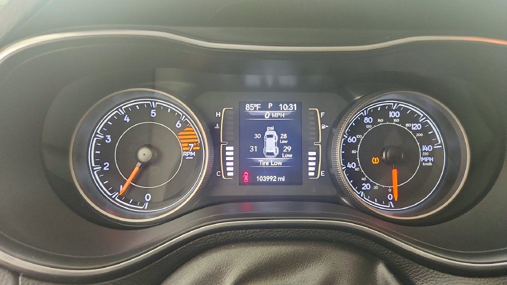 Used 2019 Jeep Cherokee Latitude w/ Popular Appearance Group FWD image 15