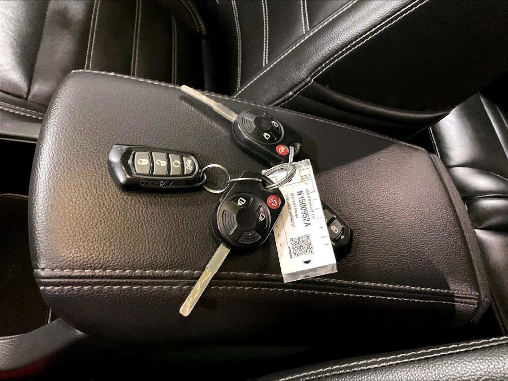 Used 2017 Ford Escape SE w/ SE Leather Comfort Package AWD/4WD image 31