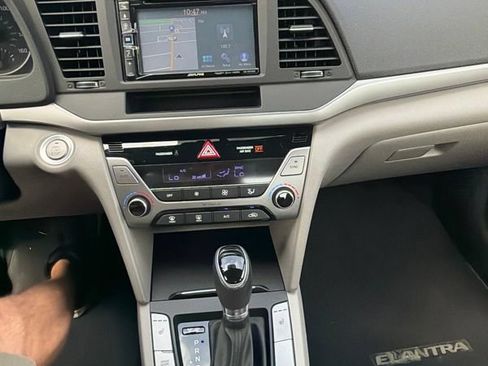 Used 2017 Hyundai Elantra Limited FWD image 15