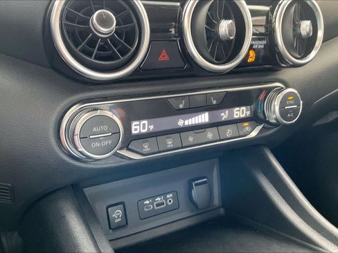 Used 2025 Nissan Sentra SR FWD image 30