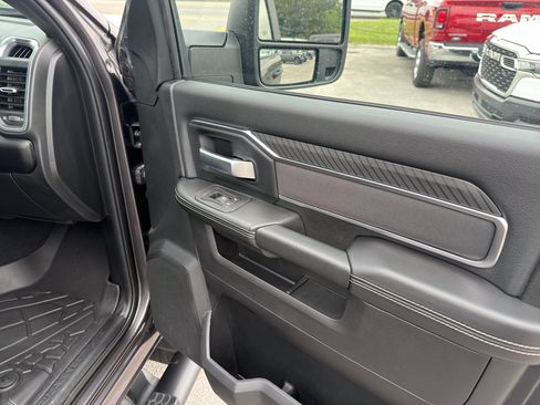 Certified 2025 RAM 2500 Big Horn AWD/4WD image 19