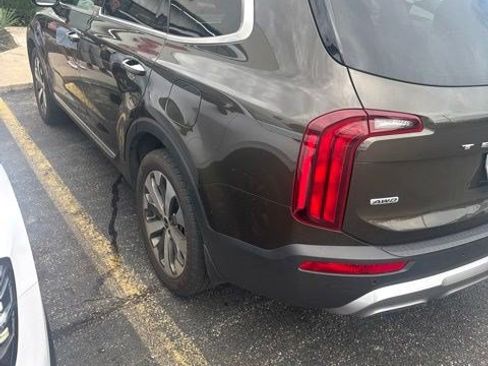 Used 2022 Kia Telluride S AWD/4WD image 3