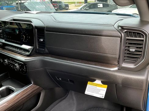 Used 2023 Chevrolet Silverado 1500 RST image 18