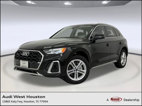Used 2024 Audi Q5 e Premium w/ Convenience Package image 1