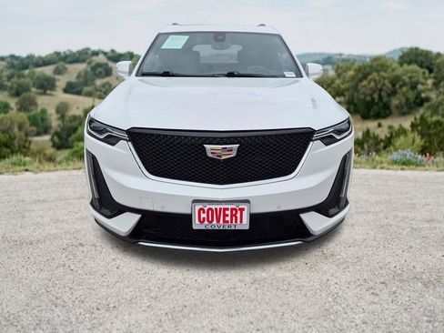 Used 2023 Cadillac XT6 Sport w/ Technology Package AWD/4WD image 2
