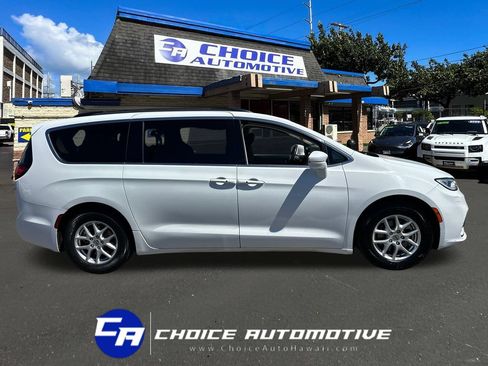 Used 2022 Chrysler Pacifica Touring-L FWD image 9