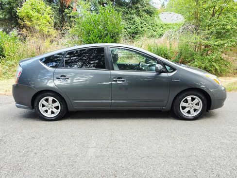 Used 2007 Toyota Prius w/ Pkg 2 FWD image 6