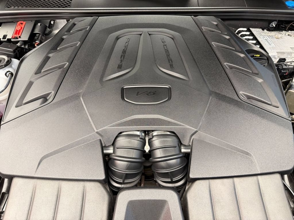Certified 2025 Porsche Cayenne S AWD/4WD image 17