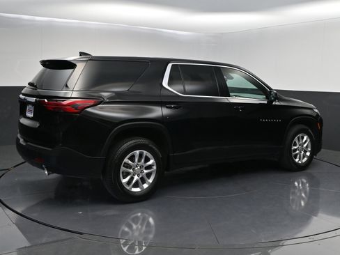 Used 2023 Chevrolet Traverse LS AWD/4WD image 7