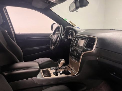 Used 2016 Jeep Grand Cherokee Laredo w/ Quick Order Package 23E image 11