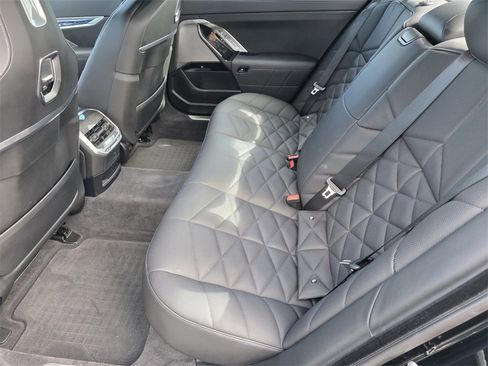 Certified 2023 BMW 740i image 15