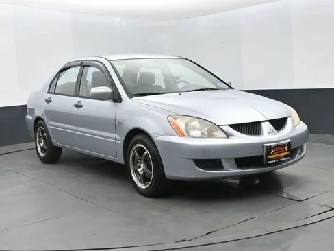 Used 2005 Mitsubishi Lancer ES FWD image 2