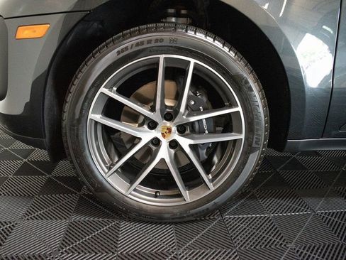 New 2025 Porsche Macan image 15
