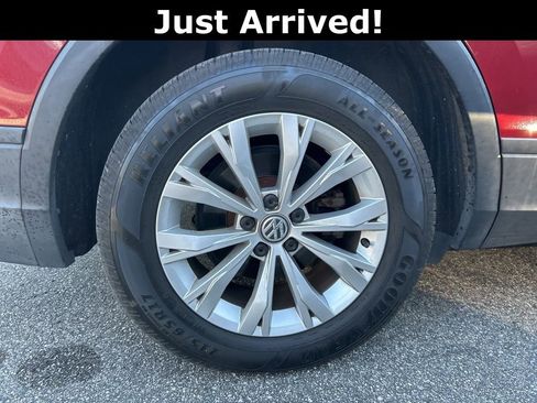 Used 2019 Volkswagen Tiguan SE w/ Panoramic Sunroof Package image 8