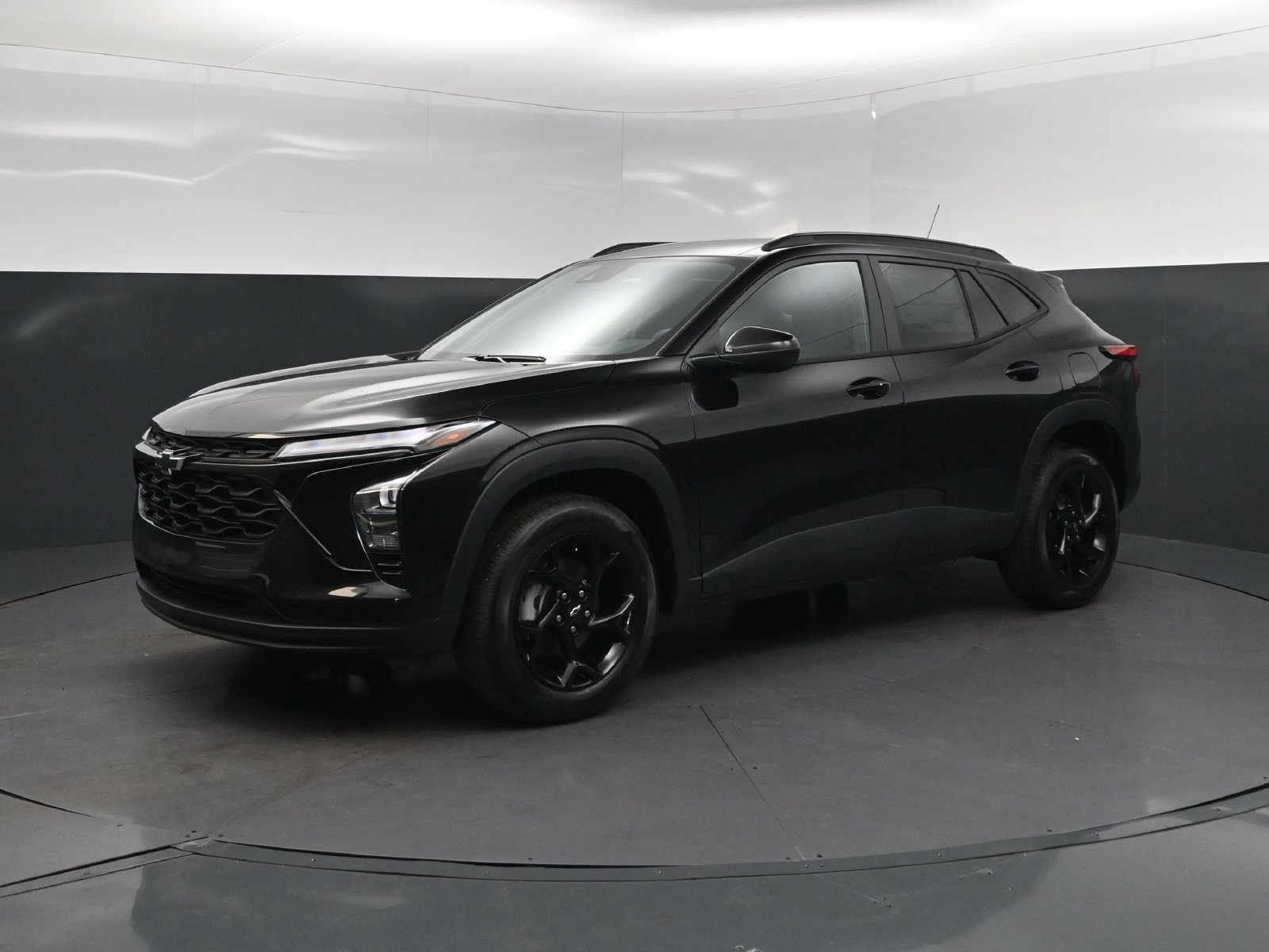 New 2026 Chevrolet Trax LT w/ Midnight Edition FWD image 3