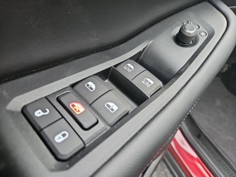 New 2026 Jeep Grand Cherokee Altitude image 21