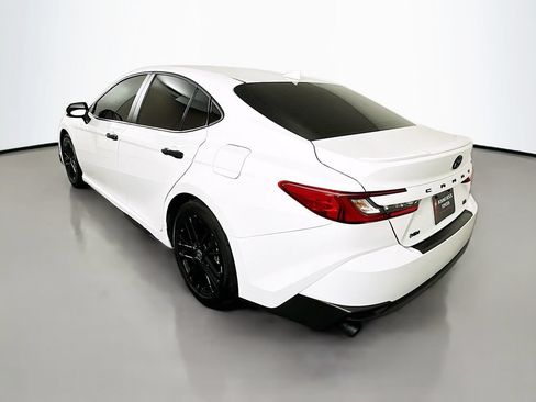 Used 2025 Toyota Camry SE w/ Convenience Package FWD image 7