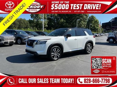 Used 2025 Nissan Pathfinder Platinum AWD/4WD image 1