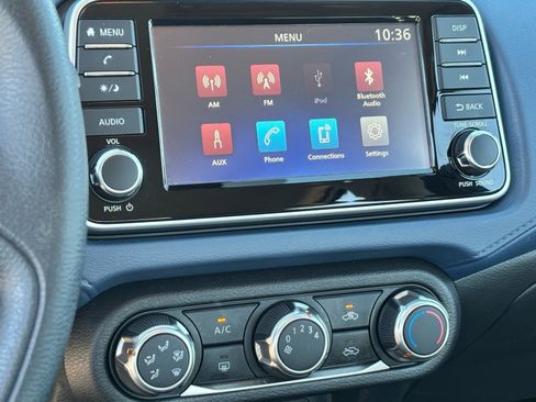 Certified 2025 Nissan Versa SV image 22