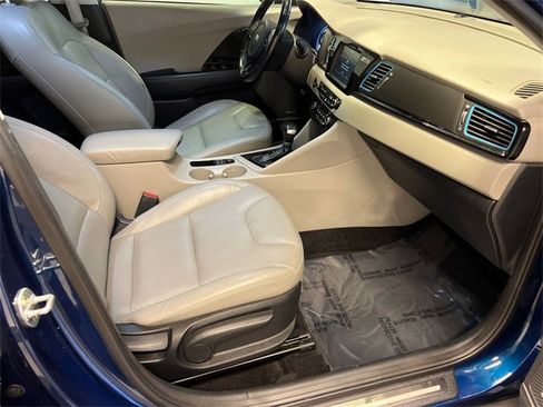 Used 2018 Kia Niro Touring image 10