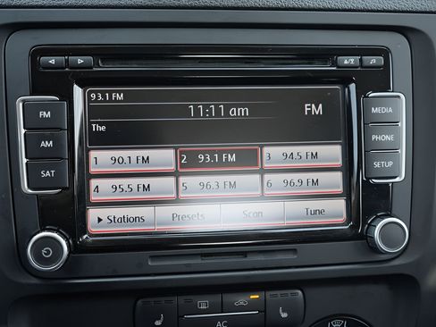 Used 2012 Volkswagen Jetta SE FWD image 34