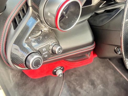 Used 2022 Ferrari F8 Tributo RWD image 29