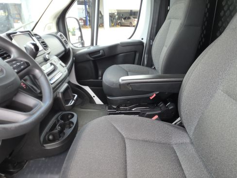 Used 2025 RAM ProMaster 2500 w/ U-Haul Equipment Group FWD image 12
