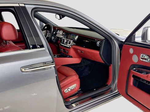 Used 2019 Rolls-Royce Ghost RWD image 35